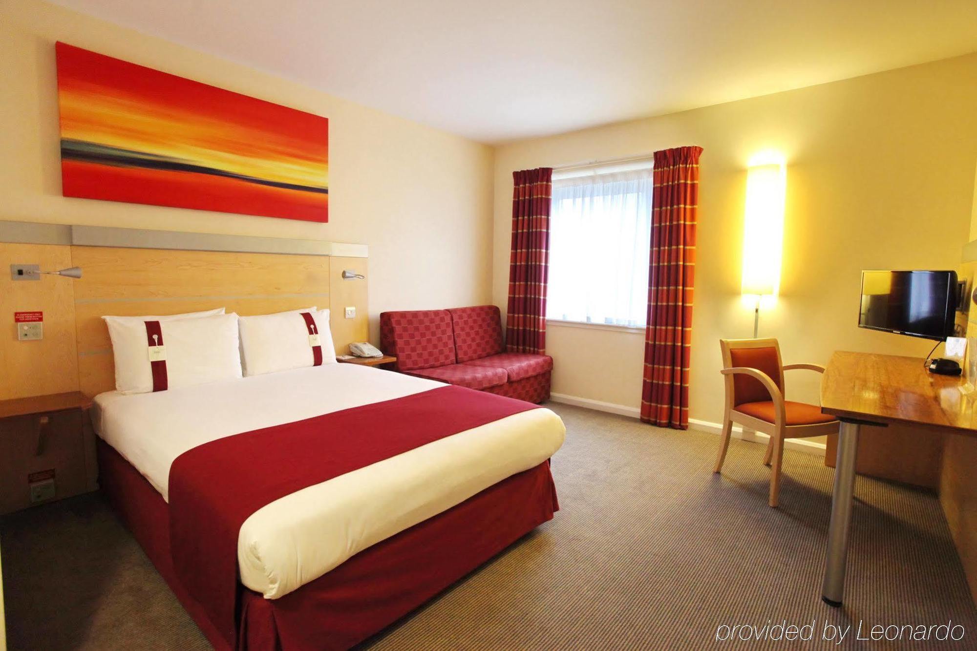 Holiday Inn Express Birmingham Redditch By Ihg Exterior photo